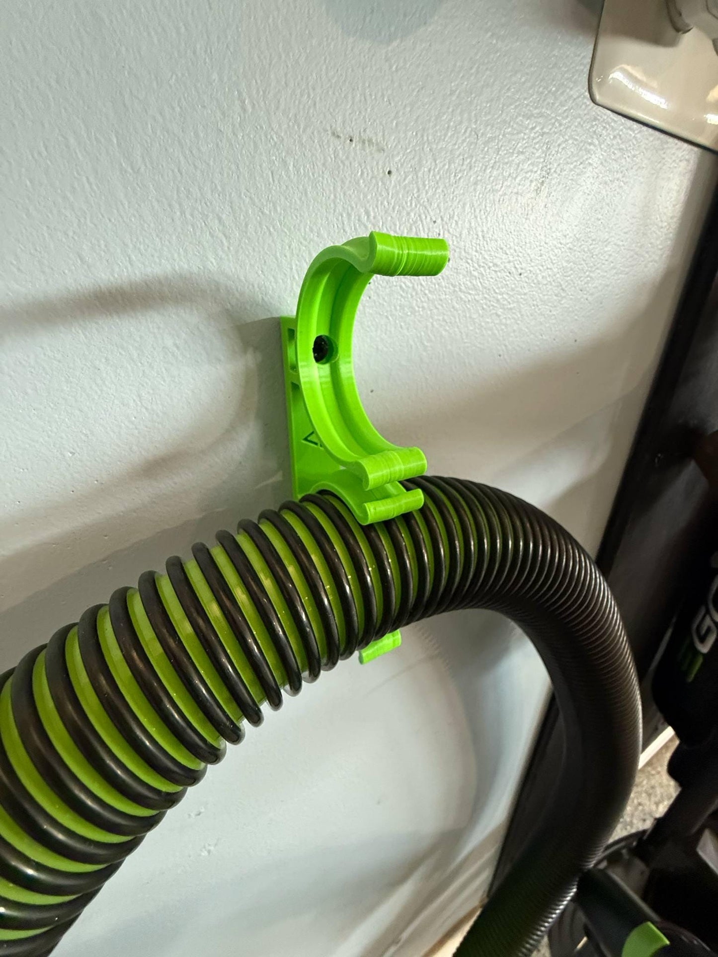 Shop vac hose Holder | Mount for 2 in or 55mm hose