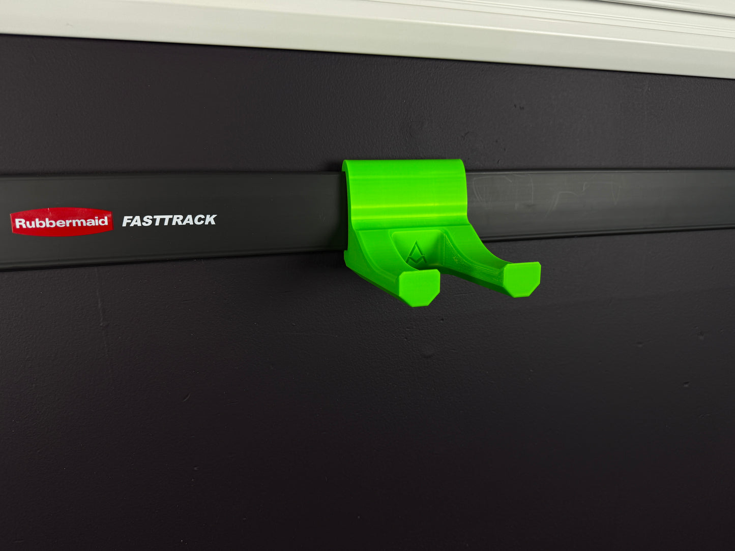 EGO Backpack Mount for Rubbermaid Fasttrack – Multi-Purpose Tool & Sprayer Holder